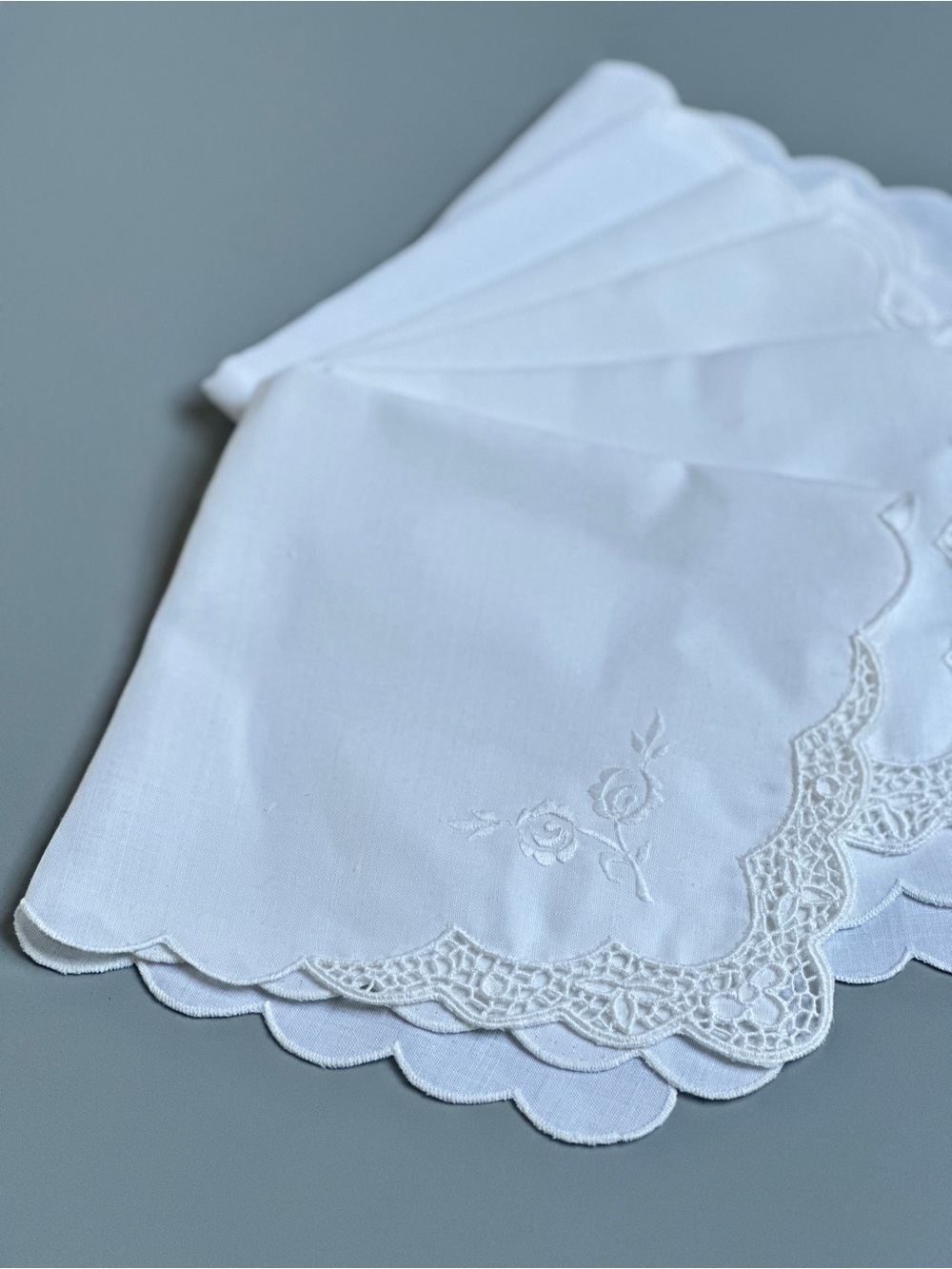 Set of 6 Vintage White Embroidered Linen Handkerchiefs Rose Floral Lace Corner